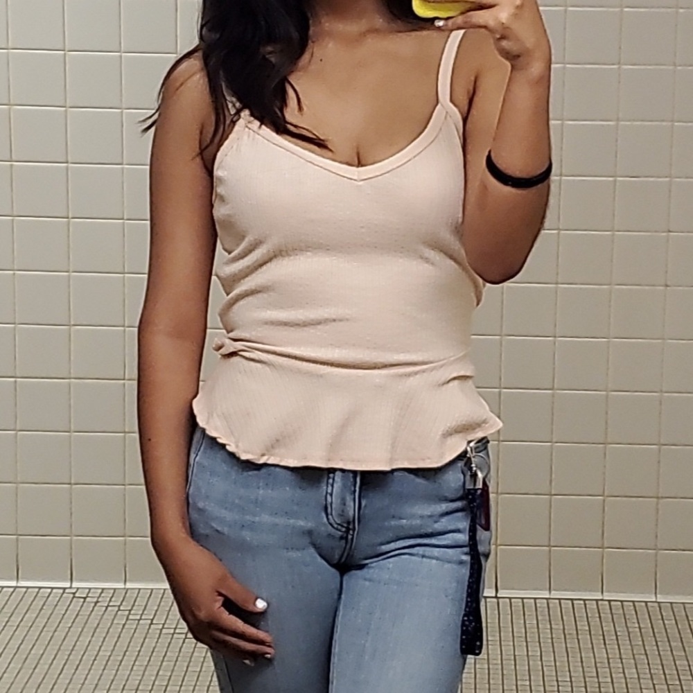 pink top